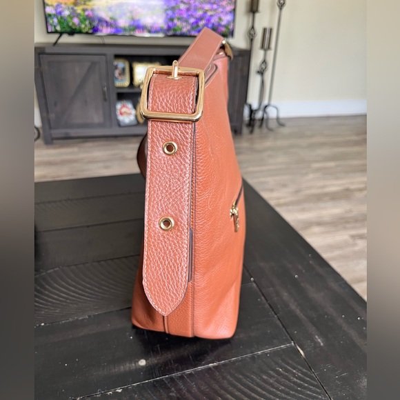 Coach Val Tan Leather Duffle  Crossbody Bag - Picture 3 of 10